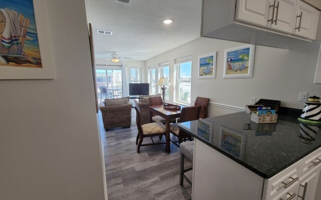 La Vista - 2 Br Condo