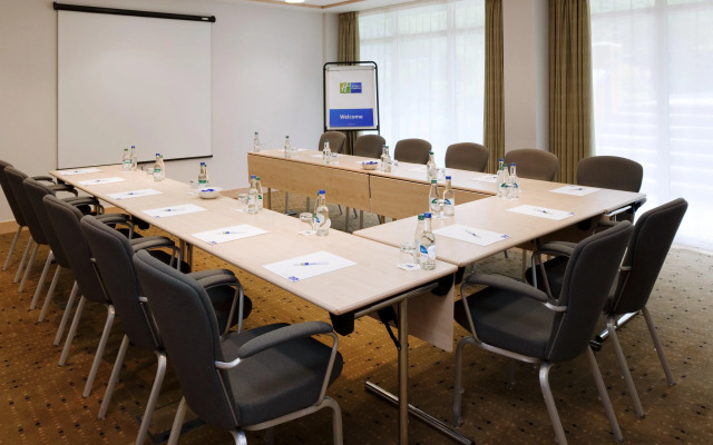 Holiday Inn Express Birmingham Redditch by IHG