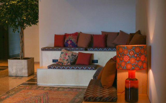 WorkNomads LAB Hotel-Coliving & Coworking