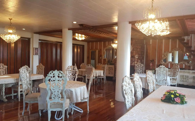 Villa Silvina Hotel and Restaurant