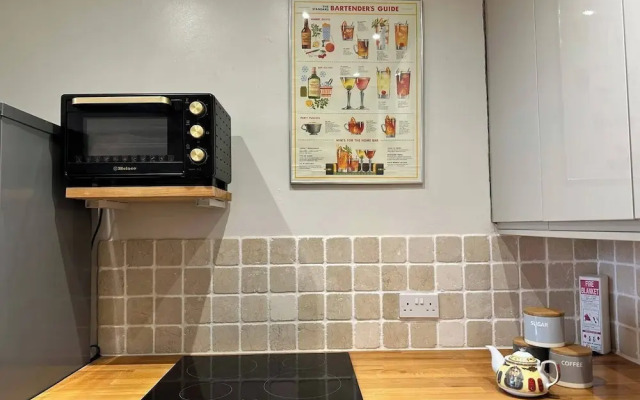 Stunning 1-bed Flat W/seaview, Garden Pet Friendly