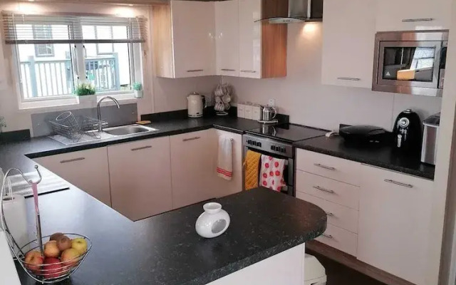 Lovely 3-bed Lodge in Eyemouth With Stunning Views