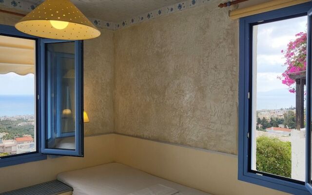 Hermes Korifi Suites Private Apartment