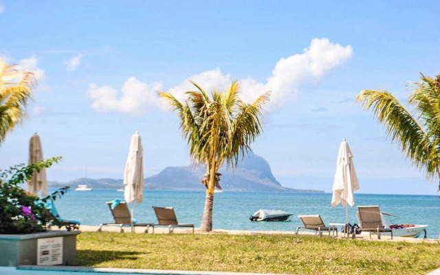 L'Escale Beachfront Luxury Suite By Dream Escapes