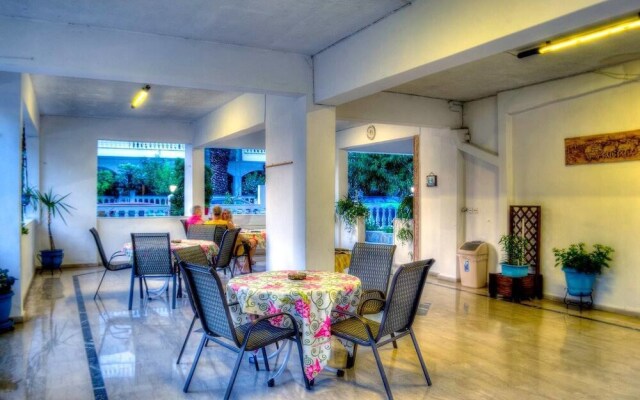 Niki Apartments