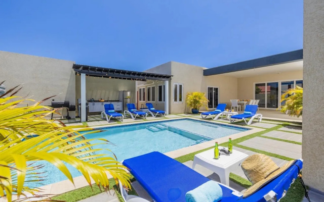 NEW 5br5ba w Private Pool Puttputt Close2beach