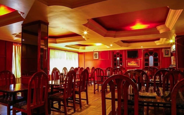 Hotel Maadhini