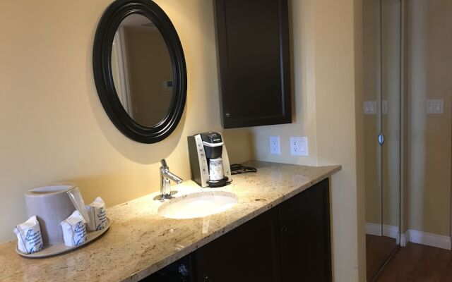 Chateau Louis Hotel & Conference Centre