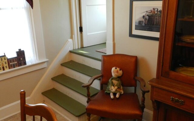 Helming Guest House