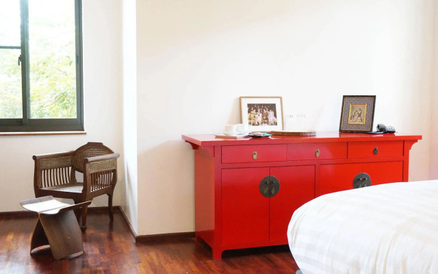 The Twelve Hotel