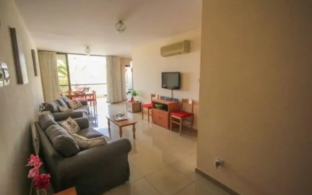 Beautiful 2-bed Apartment in Oroklini