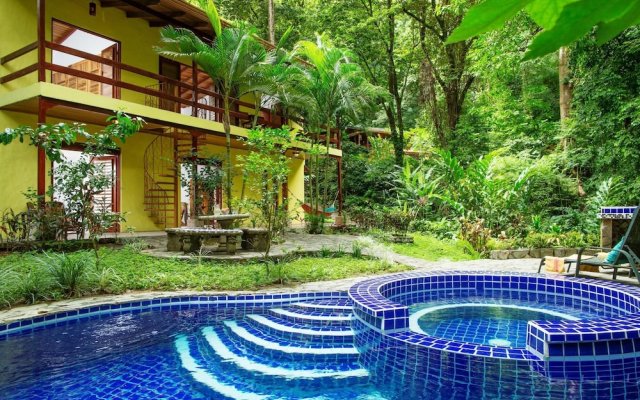 Toucan Villa Family Home w Private Pool Garden AC