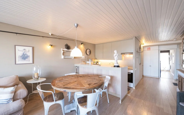 Apartment With Sea-view From Terrace