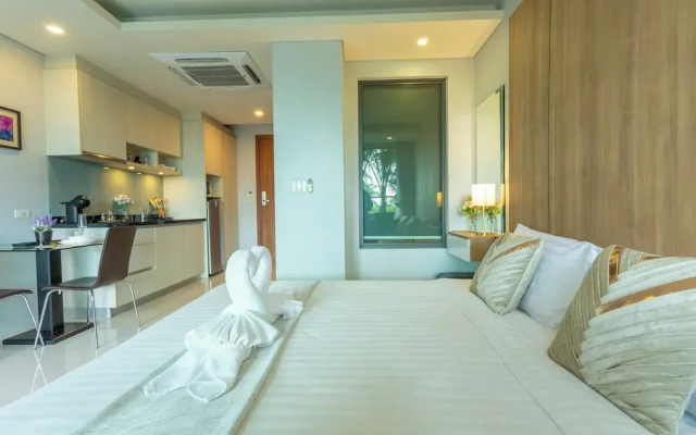 Luxury Everything Walking Distance c112