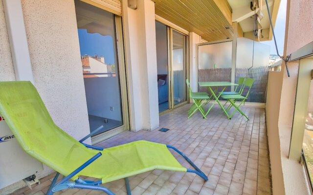 2 Rooms With Parking and Balcony, Heart of Cannes