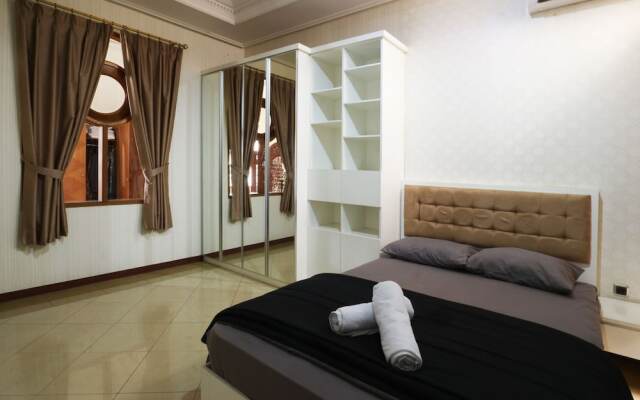 Maharani Guesthouse Tebet Syariah - Hostel