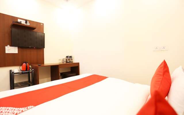 Mona Regency Hotel And Banquets by OYO Rooms