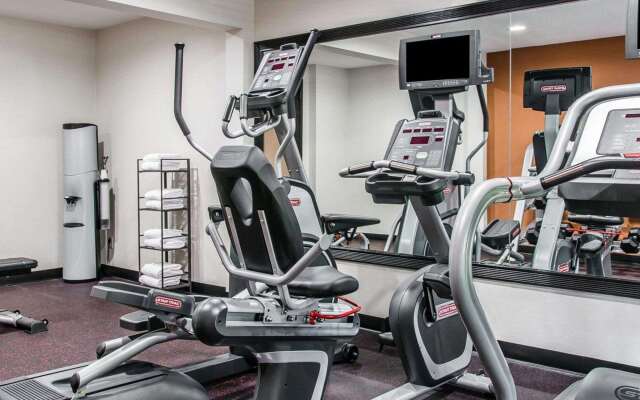 Quality Inn & Suites Warren - Detroit