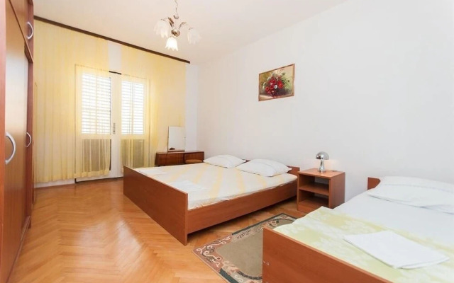 Zri - Low-cost and Spacious - A1