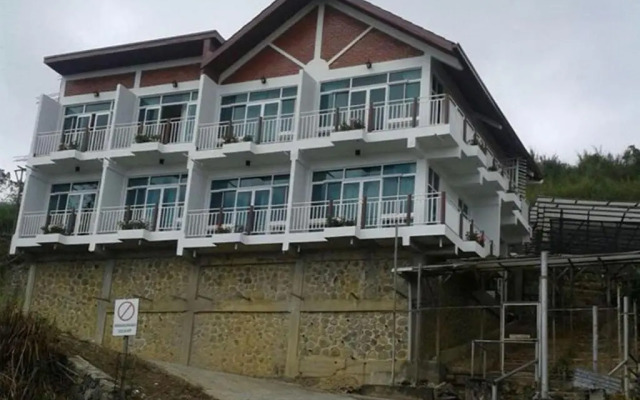 Strawberry Garden Hotel