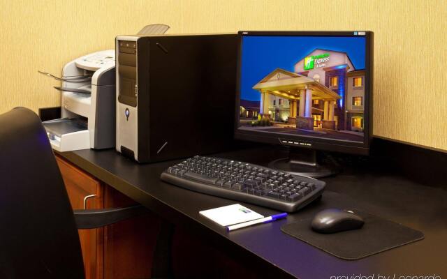 Holiday Inn Express & Suites Sheldon by IHG