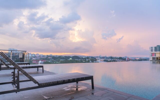 OYO Home 43995 Premium 3br 1tebrau