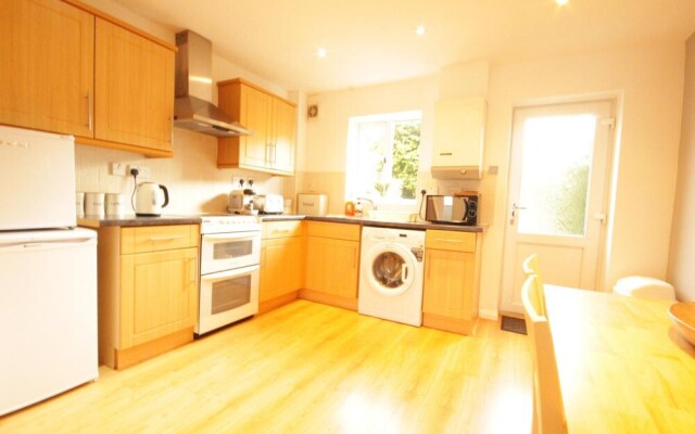 Fantastic 2-bed House in Hull. Garden, Sky tv