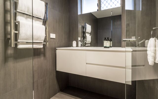 Coogee Beach With AC Close To Beach And City
