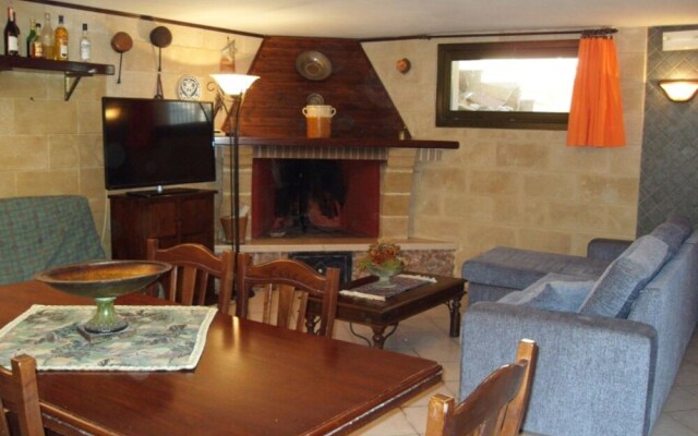 Apartment With 2 Bedrooms in San Donaci, With Wifi