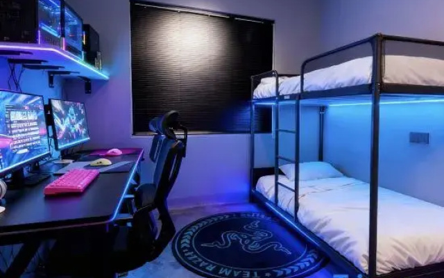 High Dimensions E-Sports Hotel
