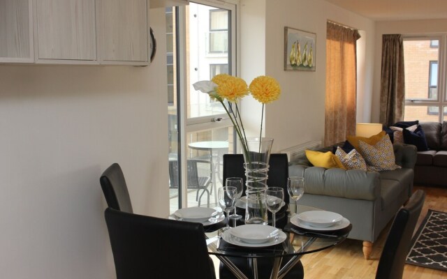 Large luxury 2 bed 2 bath-Pym Court