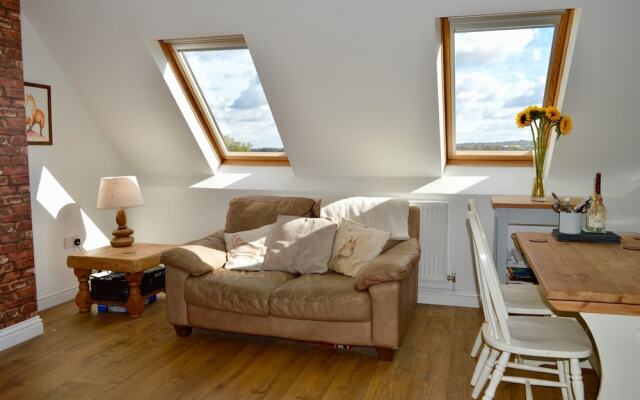 1 Bedroom Flat With Views of Bristol