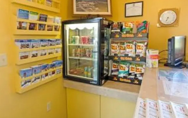 Coastal Inn Kingfisher