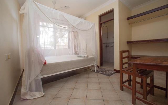 Ibizza Inn
