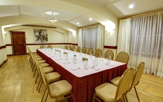 The Roger Smith Hotel