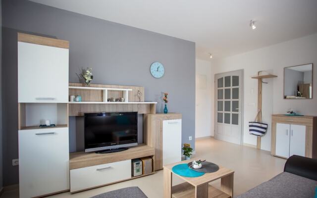 Enelani Apartments