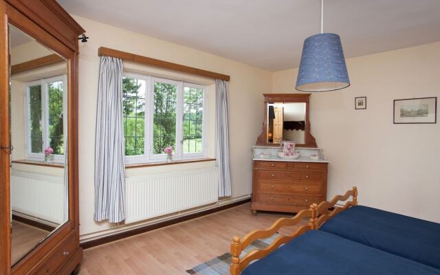 Beautiful Holiday Home With Garden in Belvaux