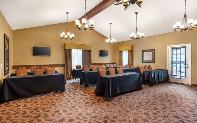 Best Western Plus Intercourse Village Inn & Suites