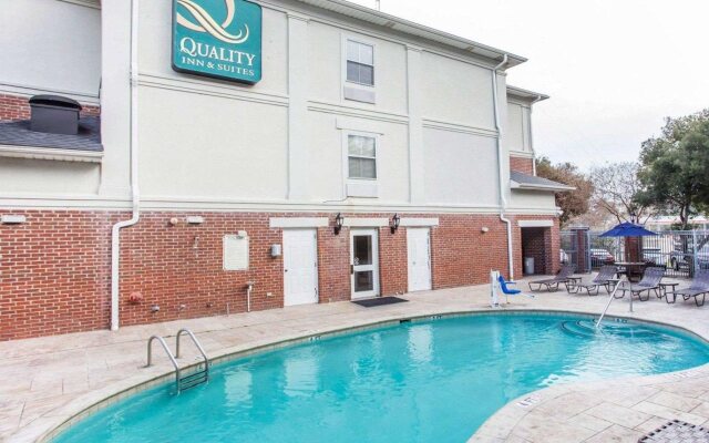 Comfort Inn & Suites Patriots Point