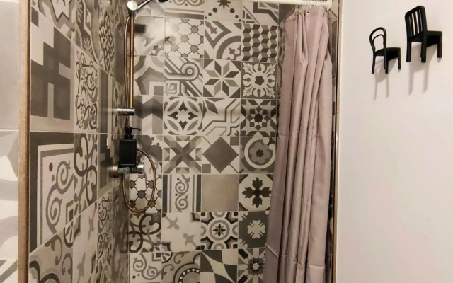 Pequeño Alojamiento con Mini Piscina - NO climatizada