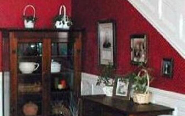 Kaleidoscope Inn & Gardens