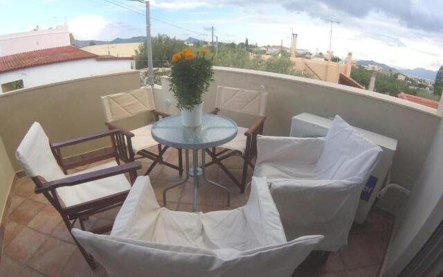 Arapakis Apartment