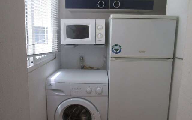 Galicia 100423 3 Bedroom Apartment by Mo Rentals