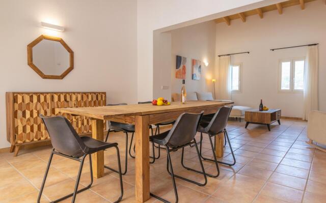 CAN MOREU - Townhouse with private pool and free WiFi