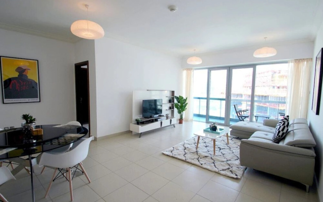 Spacious Two Bedroom in 8 Boulevard Walk