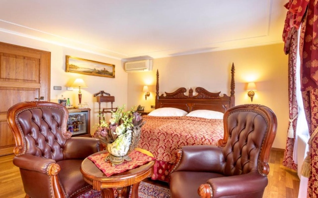 Double room (full double bed) (king size bed)