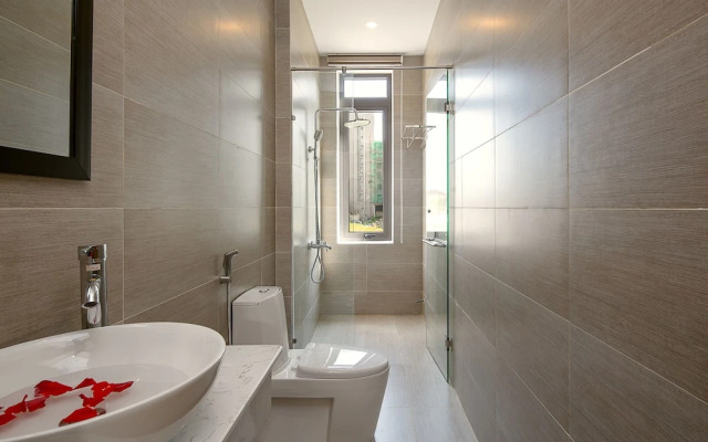 Van Apartment and Hotel