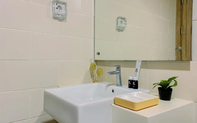 Good and Warm 1BR Apartment at Pejaten Park Residence