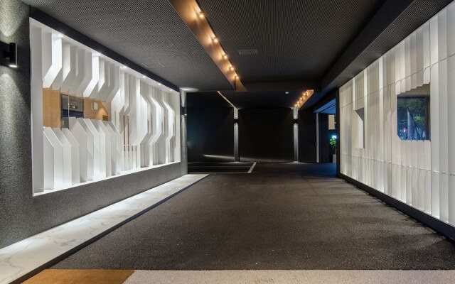Blo By Blo Hotel