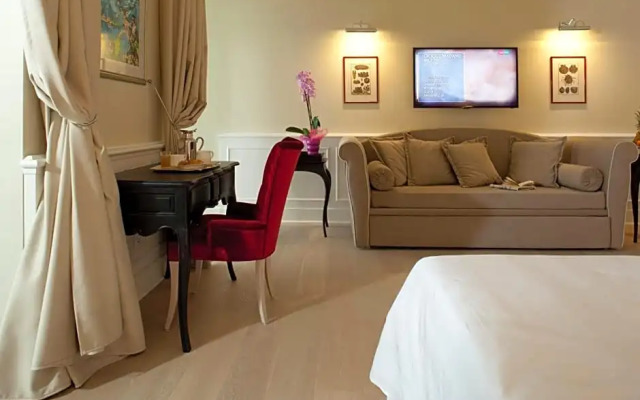 Hotel Riviera & Maximilians